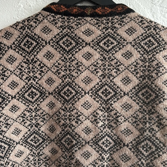 Cambridge Dry Goods 100% wool knit long sleeve crew neck cardigan sweater - Picture 7 of 9